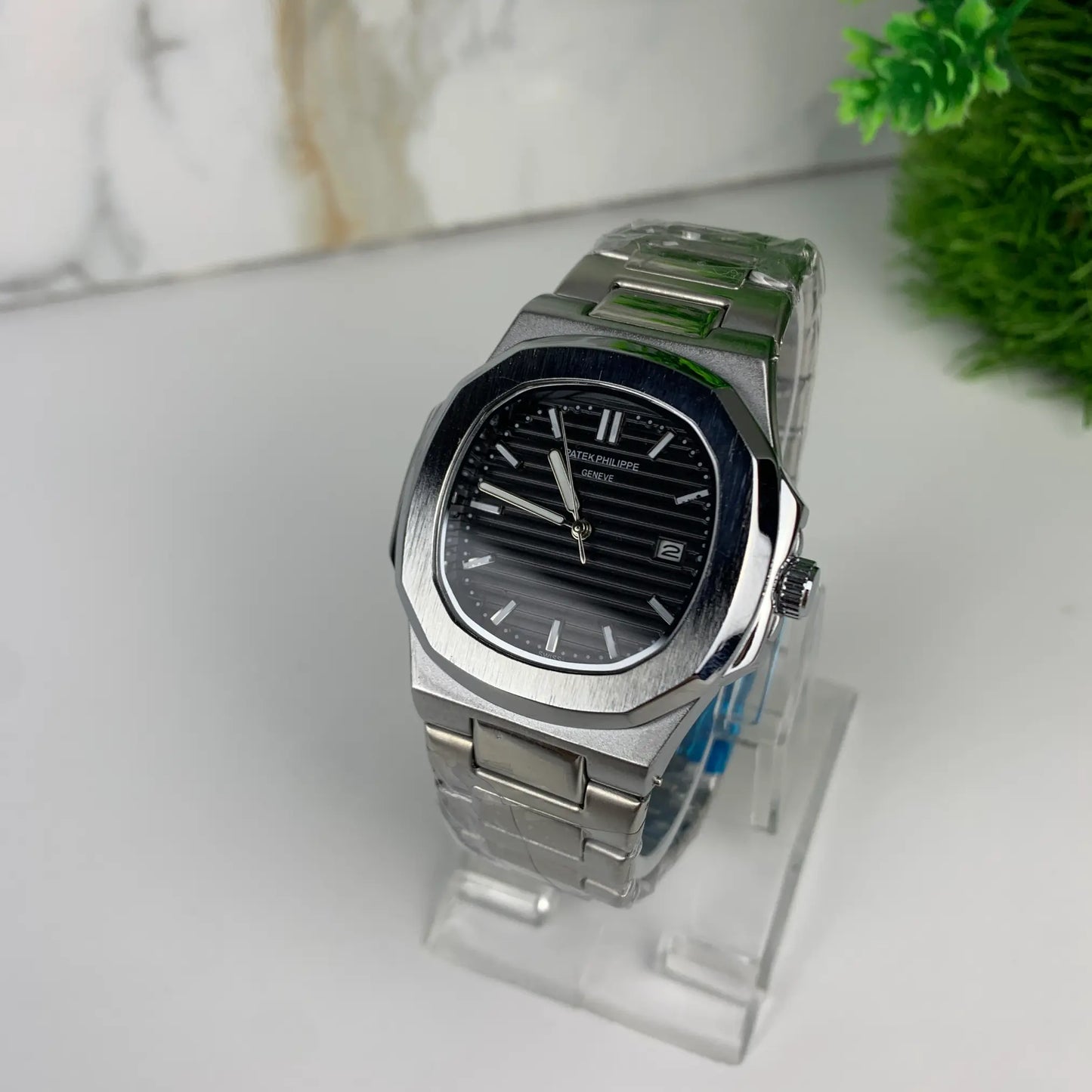 PP Nautilas Black Dial