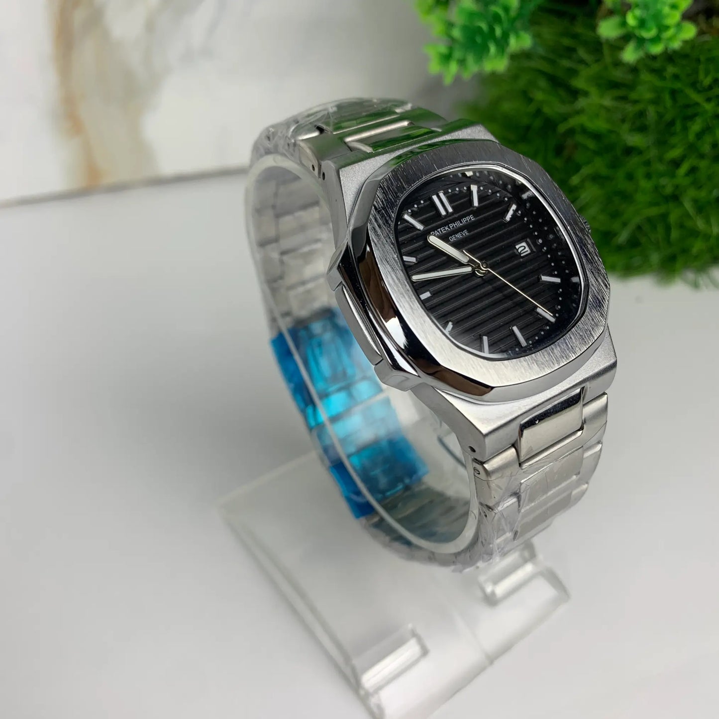 PP Nautilas Black Dial